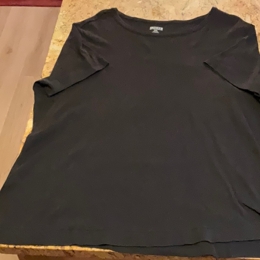Duluth Trading Company T-shirt